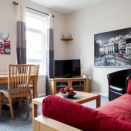 Madison Hill - Bedford Hill 1 - One Bedroom Flat Лондон Екстер'єр фото